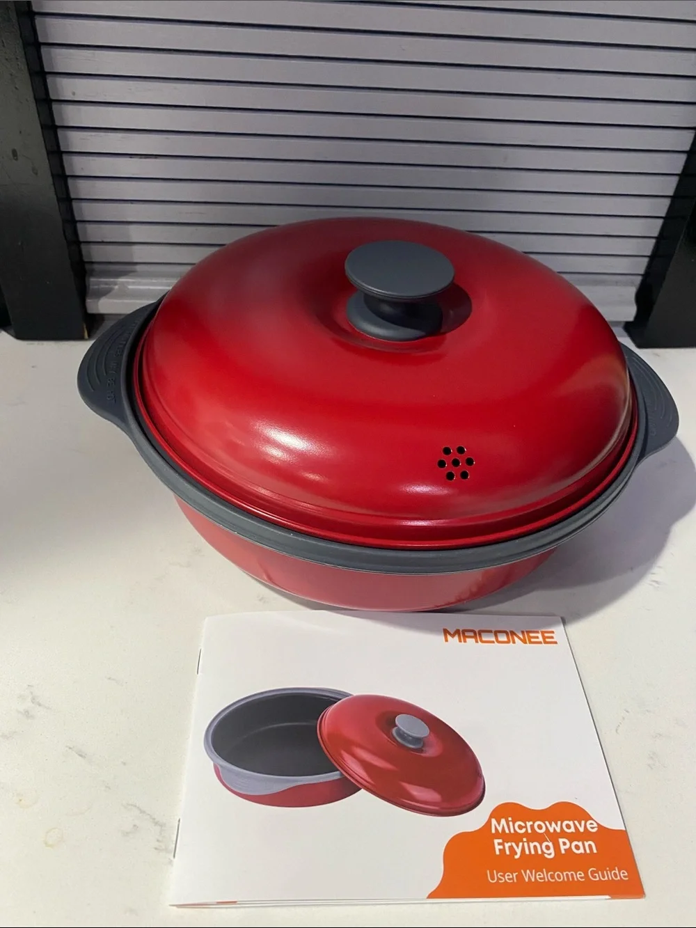 Maconee bright red